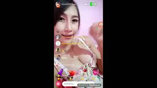 Tante Cantik Pamer Toge Bikin Konax.