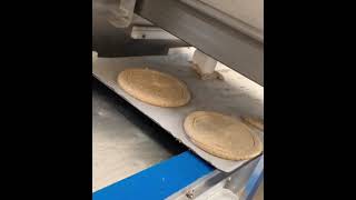 Dépose De Frangipane Pour Galette Des Rois Sur La Dresseuse Gm400 Spsi.