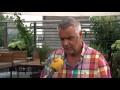 Ernst Kirchsteiger visar upp årets sommarhus