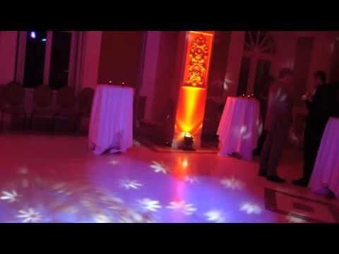 DJ Mariage Nantes Loire atlantique 44 Un habillage sonore de vos événements d'entreprise et grand public. Une soirée musicale taillée sur mesure. Une atmosphère musicale soignée. Une playlist originale à votre image. Une sensibilité et une culture musicale de bon goût ,