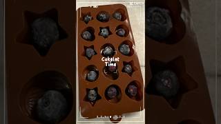 Making Berry Chocolate