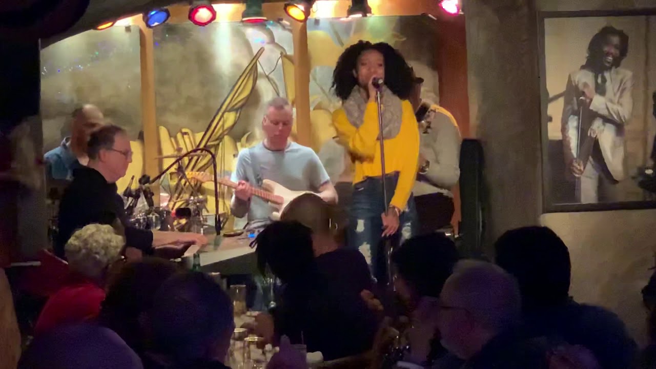 Sienna Alexis Live Performances