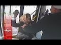 Otobüs şoförü ile kadın sürücünün yumruklaşma anı kamerada