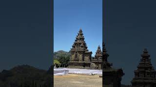 Gema Suara Adzan Di Balik Megahnya Candi Hindu Arjuna Di Kawasan Dieng
