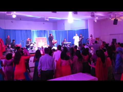 Dekha Jo Tujhe Yaar - Live Indian Bollywood and Garba Music...