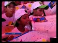 Video Джеки Чан станцевал с детьми на фестивале кино в Индии
