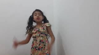Provando Roupas Da Minha Irmã.