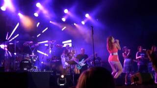 Watch Natalia Druyts Risin video