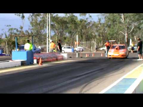 5 11 2011 VP HOLDEN DRAG CAR AT KING OF THE HILL AT TOWNSVILLE DRAGWAY