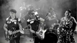 Watch Los Rockers Dame video