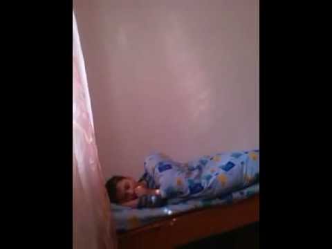 Маленький Подросток Дрочит