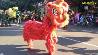 Tentara Barongsai di Car Free Day Simpang Lima Semarang (Bravo TNI)