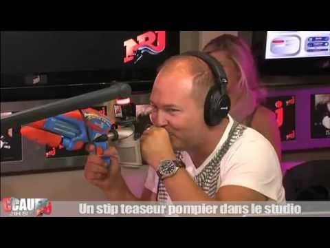 CAUET - Un strip teaser pompier dans le studio!