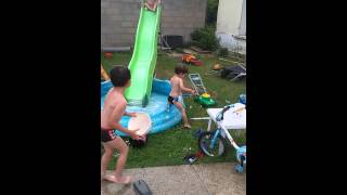 Livio A La Piscine Avec Fabio Mao