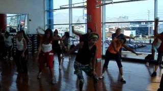 Watch Jandy Feliz El Amor Se Menea video