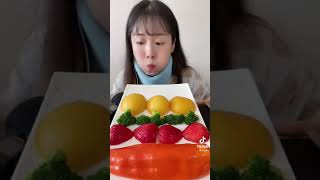 Asmr Yemek Vi̇deolari Koreli̇leri̇n Gari̇p Yi̇yecekleri̇