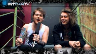 Watch Asking Alexandria Savior video