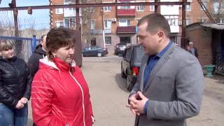 Видео В Энгельсе на улице Космонавтов уже несколько месяцев пахнет нечистотами от Саратов 24, Кожевенная улица, Энгельс, Россия