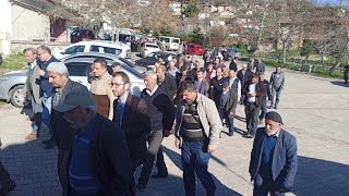 Erbaa Yoldere Köyü Yavuz Karaca Eşi̇ Ayşegül Karaca Cenazesi̇ Mezarliğa Gi̇di̇ş Mezarlik 27 Mart 2023