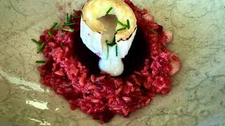Risotto mit roter Bete, Birnen und überbackenem Ziegenkäse