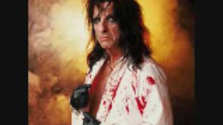 Watch Alice Cooper Steal That Car video