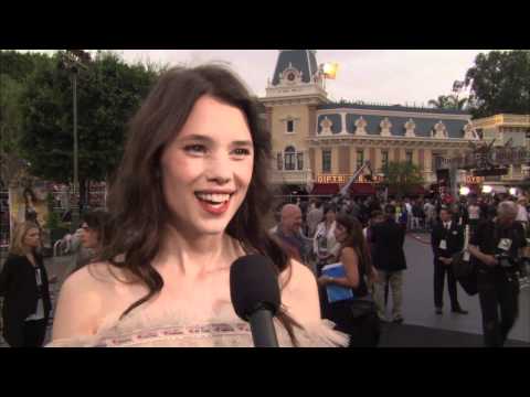 PIRATES OF CARIBBEAN OST World Premiere Astrid BergesFrisbey