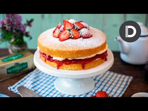 VIDEO : classic victoria sponge cake - (pp) contains product placement. the warmer months are on the way so it's time to dust off all those sweet, summery(pp) contains product placement. the warmer months are on the way so it's time to du ...
