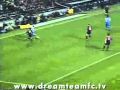 ragazza nuda fa goal al portiere