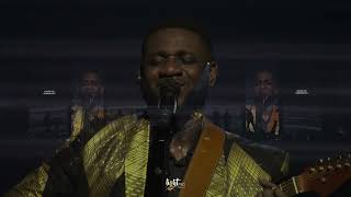 Athoms & Nadège - Cache Toi Célébration Live À Paris