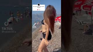 Gamze Acet Denize Giriyor