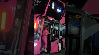Bus Kencana Dan Pramugari Barunya..