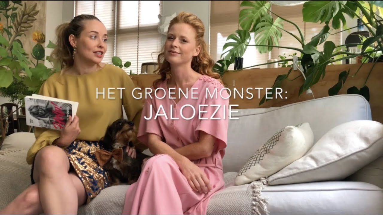 HET GROENE MONSTER: JALOEZIE #2 door modellen Tanja Kok en Elize Been