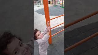 Cemre Boyun Yetişmiyor