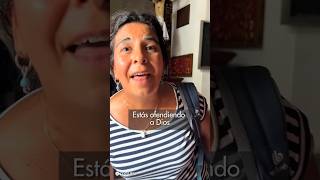 Señora Arremete Furiosa Contra Una Joven Por Entrar A La Iglesia Con Short P1