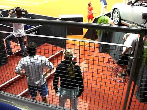 Victoria Azarenka dancing ＆ warming up @ Porsche テニス Grand Prix 2010 Stuttgart