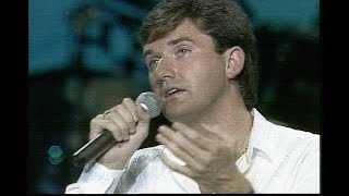 Watch Daniel Odonnell Medals For Mothers video