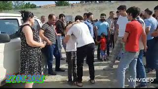 Men Gedirem Xidmete Esger