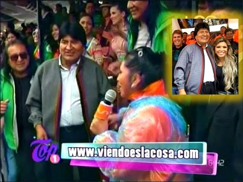 EVO MORALES MUESTRA SU BAILE DEL CUELLO EN CARNAVALES ORURO 2016