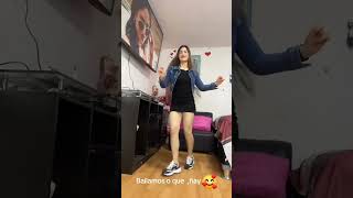Mini Etekli Kiz Nasil Dans Ediyor Oyle Ama Cok Tatli
