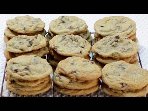 VIDEO : how to make chocolate chip cookies - easy soft chewy chocolate chip cookie recipe - check out my dating book here: http://amzn.to/2nnkzsn in this episode of in the kitchen with matt i will show you how to make ...