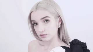Poppy Opens the Show - Streamy Awards 2017