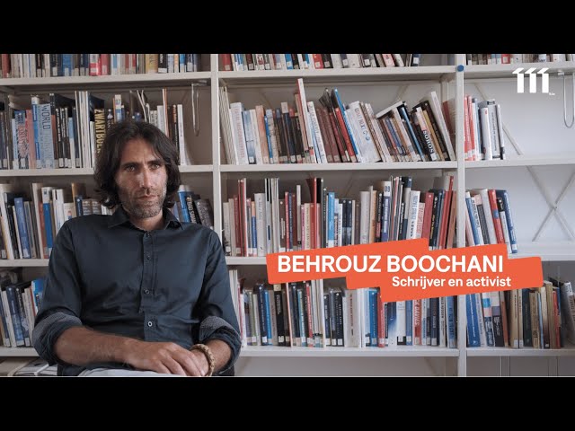 Watch Behrouz Boochani over het Australische detentiesysteem on YouTube.