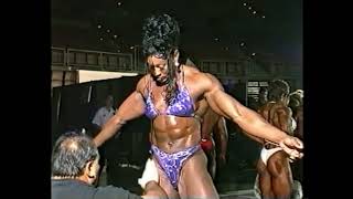 Lesa Lewis Female Bodybuilder Pump Room Clips From Ms Olympia 2001 Fbb