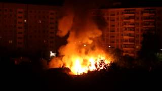 Видео Саратов пожар улица хользунова\шелковичная частный сектор 18,06,13 от Денис Суетин, улица Хользунова, Саратов, Россия