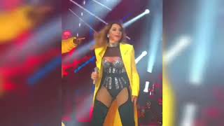 Hadise Konserde Yaniyor