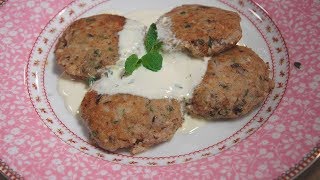 Юлия Высоцкая — Мятные сырники с маслинами и сметанным соусом Юлия Высоцкая — Мятные сырники с маслинами и сметанным соусом