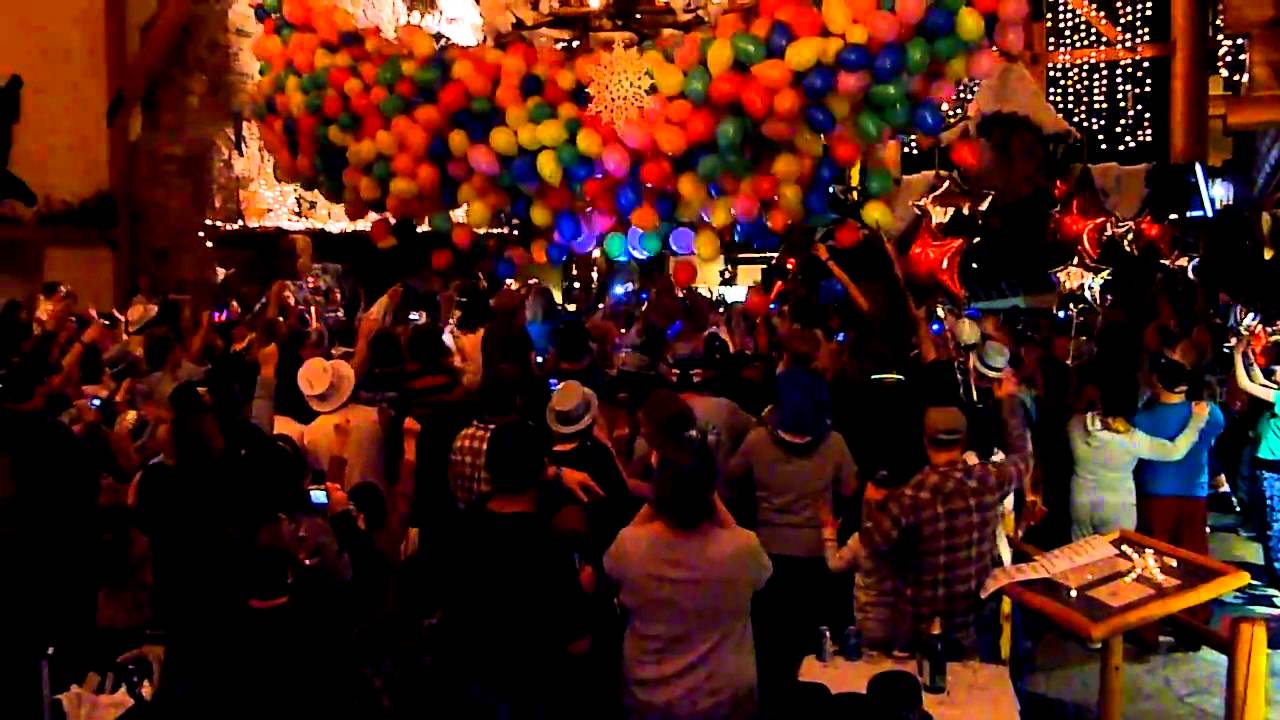 Balloon Drop New Years Eve Great Wolf Lodge YouTube
