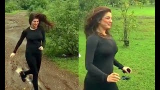 Model And Actress Kainaat Arora Looking Very Hot In Tight Black Dress Kainaat Arora New Hot 2017