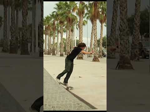 Jesse wallies a sculpture in BCN #pizzaskateboards #skateboarding #skateboardlife