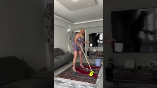 Milletin Gelinleri Tatil Yapar Mükreminde Evde Halı Yıkasın Sizce Hak Mı?